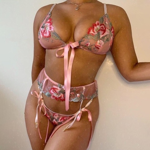 NWT 3 piece Lace Lingerie Set Pink & Lilac Floral, Lace & Ribbon Sz Sm Med Lrg - Picture 5 of 9